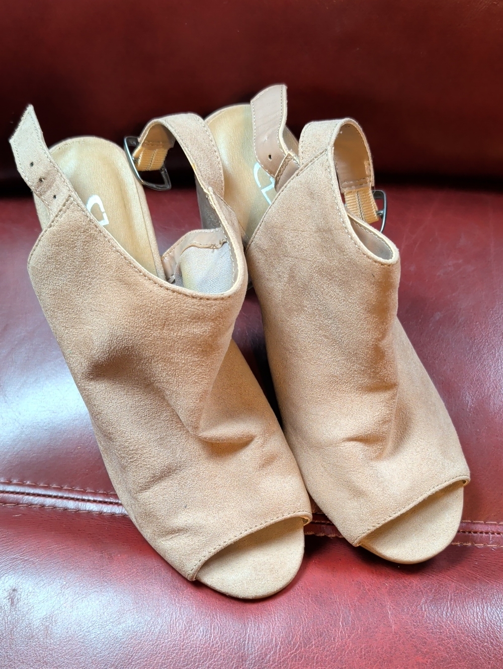 CL By Laundry Womens Peep Toe Shoes Sling Back Size 8